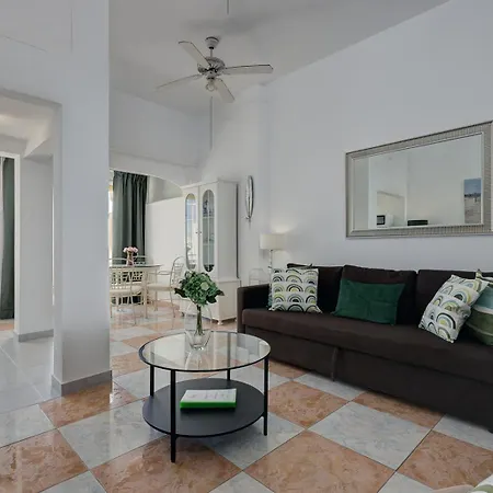 008 Plaza Ole Beachfront With Sea Views And Access